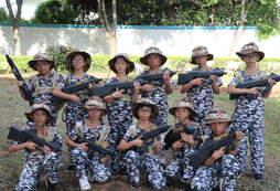 南陽軍事夏令營讓孩子學(xué)會生存！