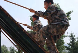 參加寧夏青少年軍事夏令營(yíng)讓孩子們更懂事
