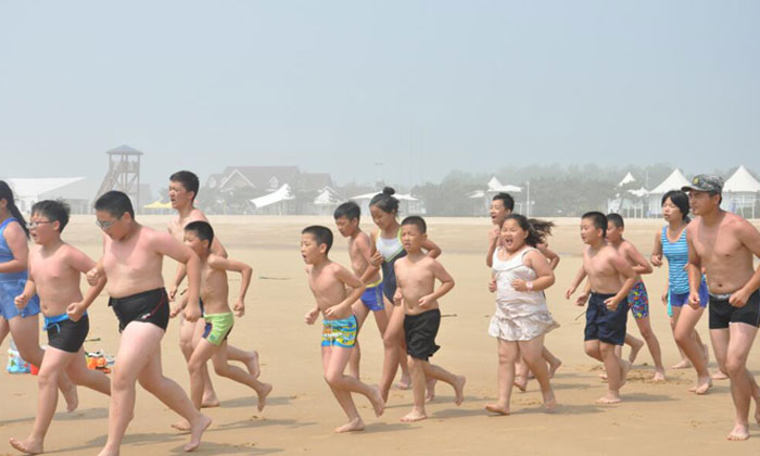 在海邊跑步