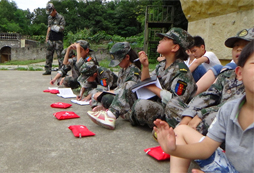 中小學參加軍事夏令營體驗軍旅生活