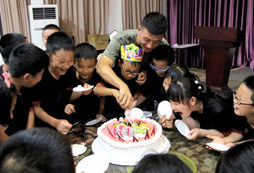 弘星軍事夏令營(yíng)教會(huì)孩子什么？