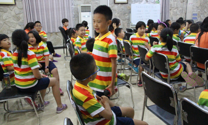 孩子們這是在討論什么？
