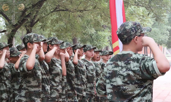 巨峰特種兵訓(xùn)練營(yíng)