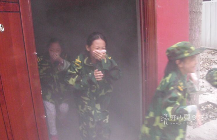青少年軍事夏令營