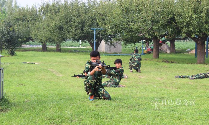 中國青少年軍事夏令營