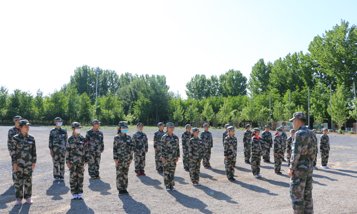 中國(guó)青少年軍事將帥夏令營(yíng)