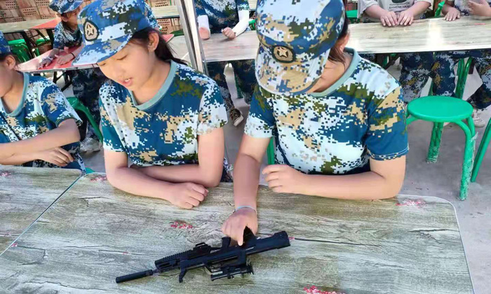 宜佳小博士軍事訓(xùn)練營