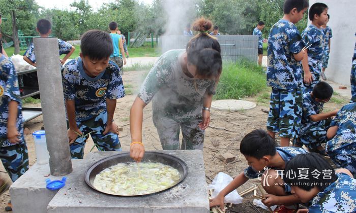 青少年軍事夏令營(yíng)的生活體驗(yàn)