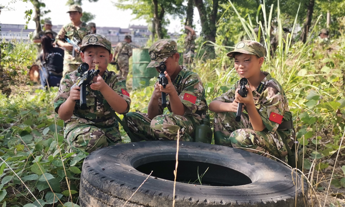 小戰(zhàn)神特訓軍事夏令營