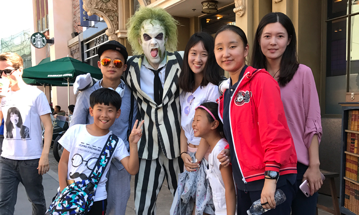 參加口才特訓(xùn)營讓您的孩子與人大方交談
