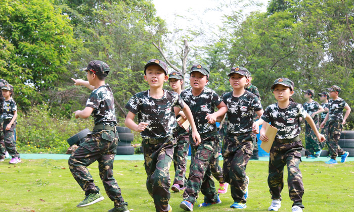 紅星閃閃軍事夏令營