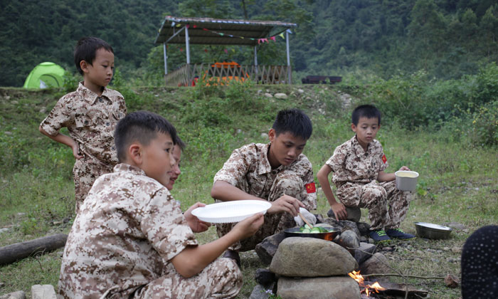 迷彩少年軍事夏令營