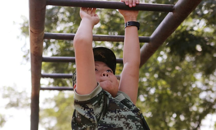 巨峰成長(zhǎng)軍事夏令營(yíng)