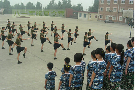 八一軍事夏令營(yíng)