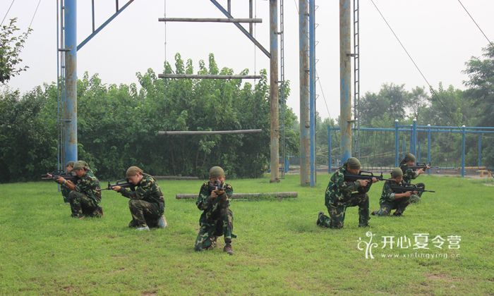 青少年軍事夏令營
