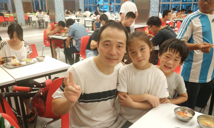 師生之間的深厚友誼