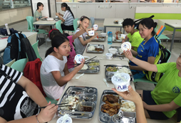 有了八喜夏令營就不會熱了
