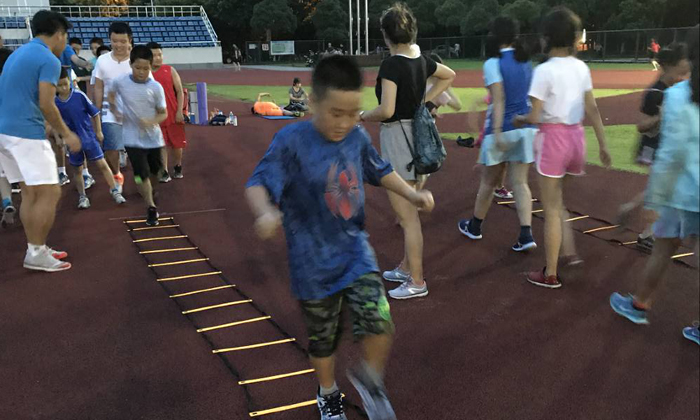 足球夏令營夜間訓練