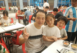 師生之間的深厚友誼