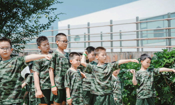蓬萊軍事夏令營有什么特色活動？.gif