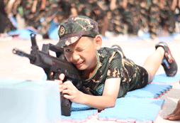 普洱軍事夏令營幫助孩子改善精神風(fēng)貌
