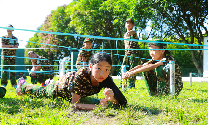 青島青少年軍事夏令營(yíng)