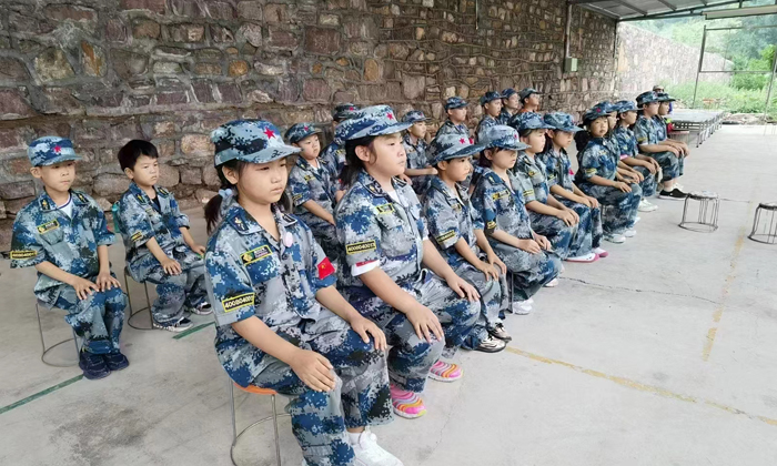 青島軍事夏令營(yíng)適合多大孩子