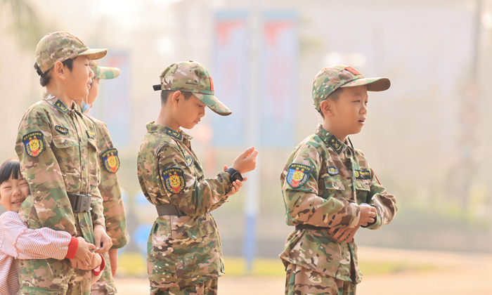 海南刀峰拓展軍事夏令營(yíng)課程特色