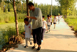 青海小學(xué)生夏令營讓孩子的生活更精彩