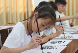 夏令營教導青少年言行文明規(guī)范！