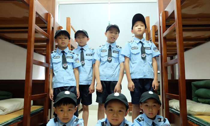青少年軍事化夏令營(yíng)報(bào)名哪家好