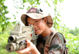 青少年參加軍事夏令營的好處有什么？