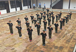 選擇清遠小學生軍事夏令營的理由是什么？