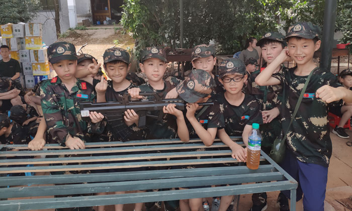 秦嶺軍事夏令營(yíng)幫助孩子提升適應(yīng)能力