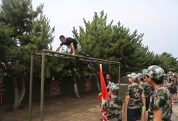 秦嶺中學(xué)生軍事夏令營(yíng)獲得家長(zhǎng)一致的好評(píng)