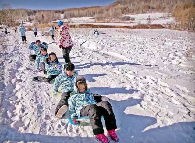 冬天，就讓我們跟隨親子冬令營的腳步感受冰雪神話吧！