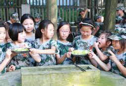 參加軍事夏令營(yíng)日照課程怎么樣？