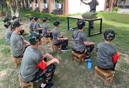 演示疊軍被