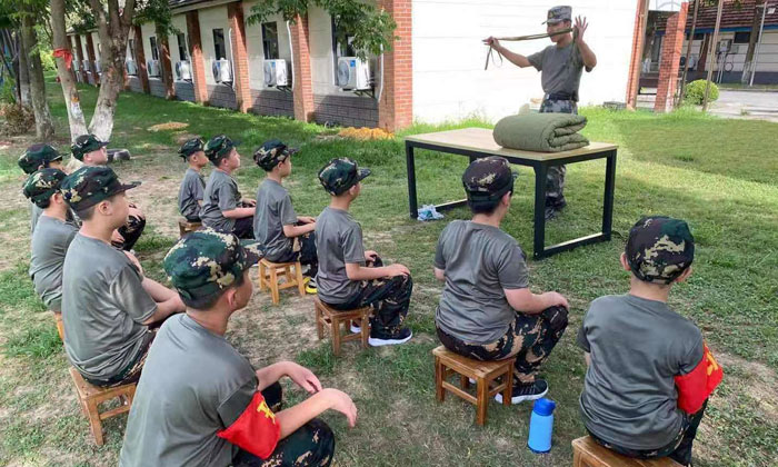 演示疊軍被