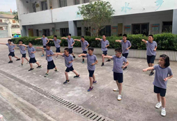 參加戎征軍事夏令營帶孩子體驗軍營魅力