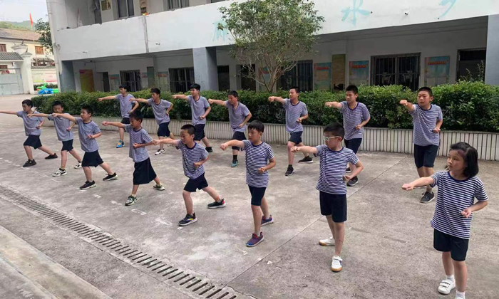 戎征夏訓(xùn)籃球夏令營活動特色有哪些