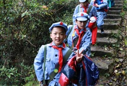 假期讓孩子參加軍事夏令營有必要嗎？