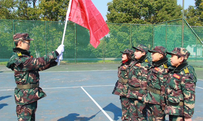 陜西軍事化夏令營(yíng)