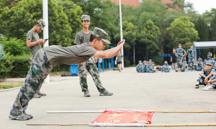 陜西軍事訓(xùn)練營(yíng)多少錢