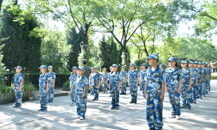 西安軍事夏令營(yíng)課程.gif
