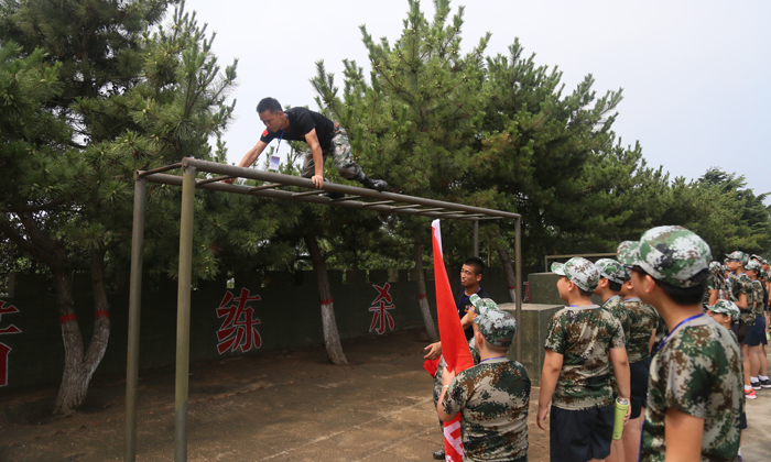 威海軍事夏令營(yíng)