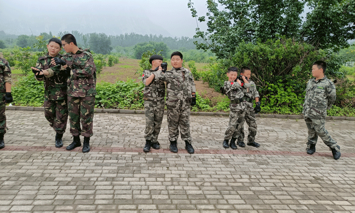 上海軍事夏令營費用.gif
