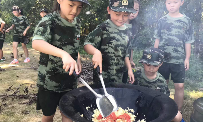 上海軍事夏令營收費(fèi)
