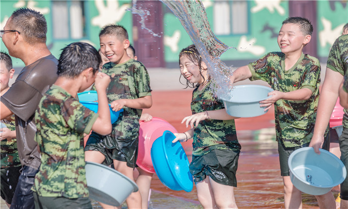 上海軍事夏令營(yíng)收費(fèi)