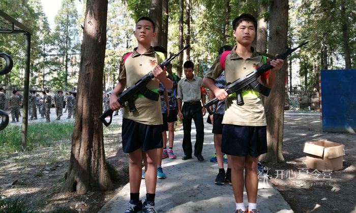 上海軍訓(xùn)夏令營